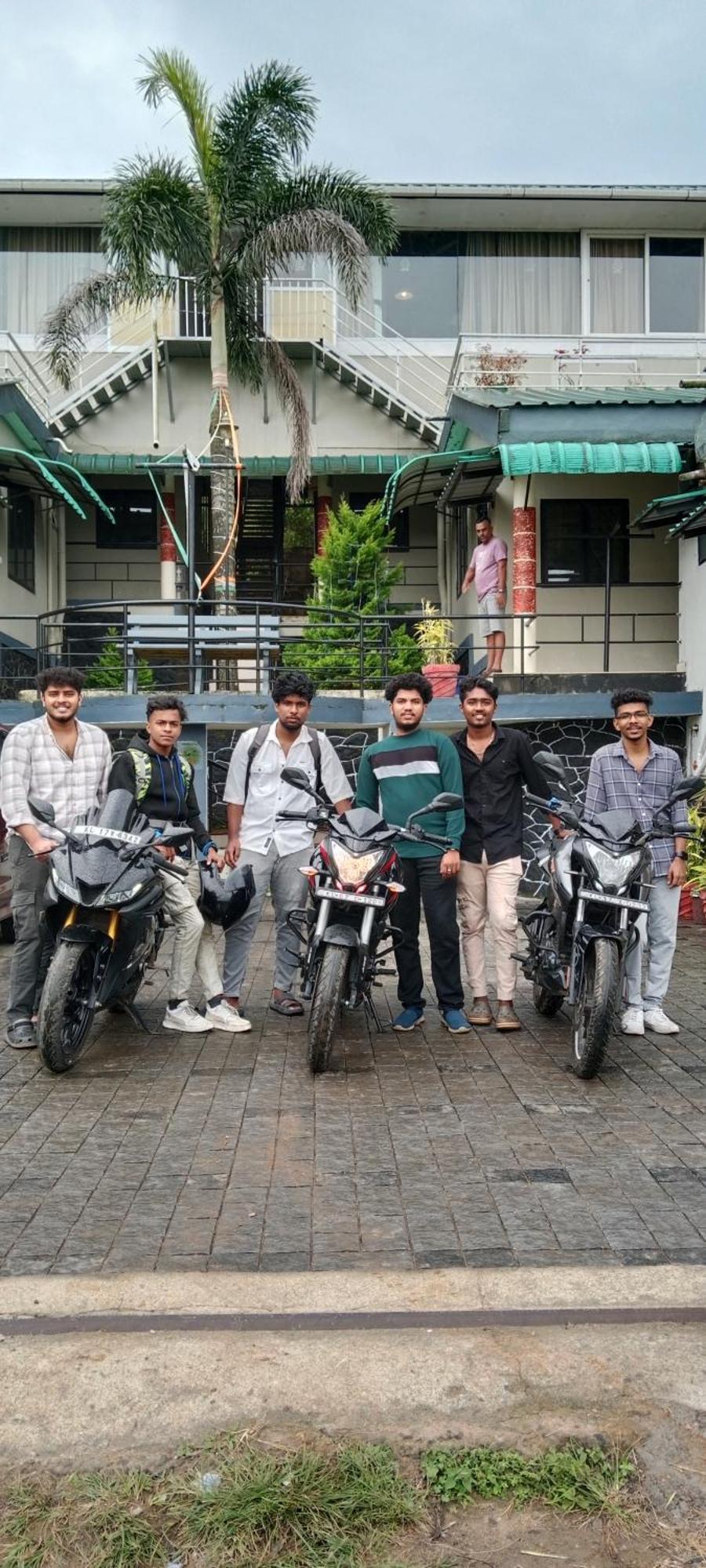 Vagamon Lake Palace Hostel Εξωτερικό φωτογραφία
