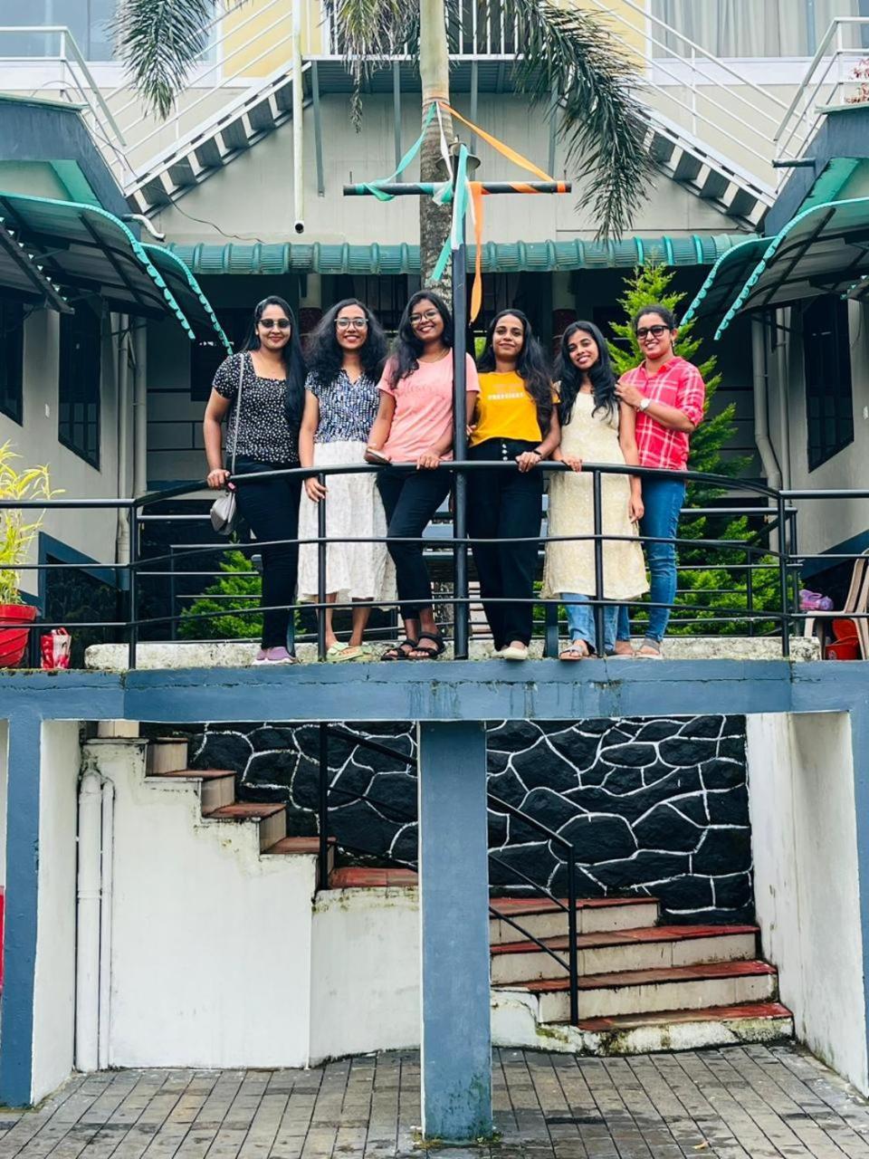 Vagamon Lake Palace Hostel Εξωτερικό φωτογραφία